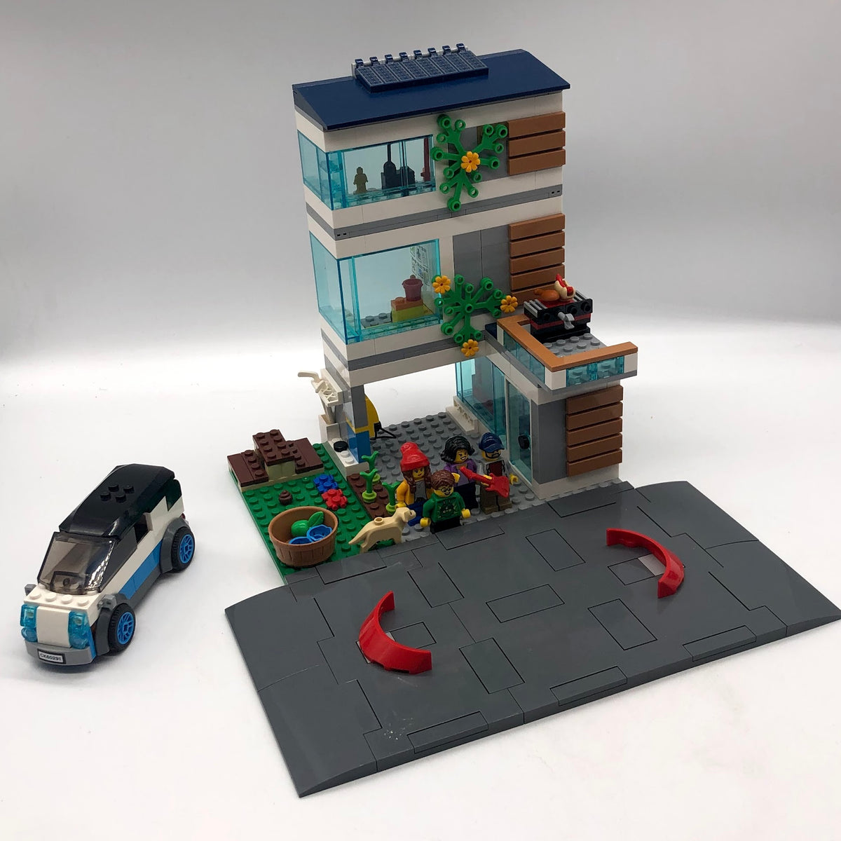 Family House 60291 Used LEGO® City™️ Set – Bricks Minifigs Eugene
