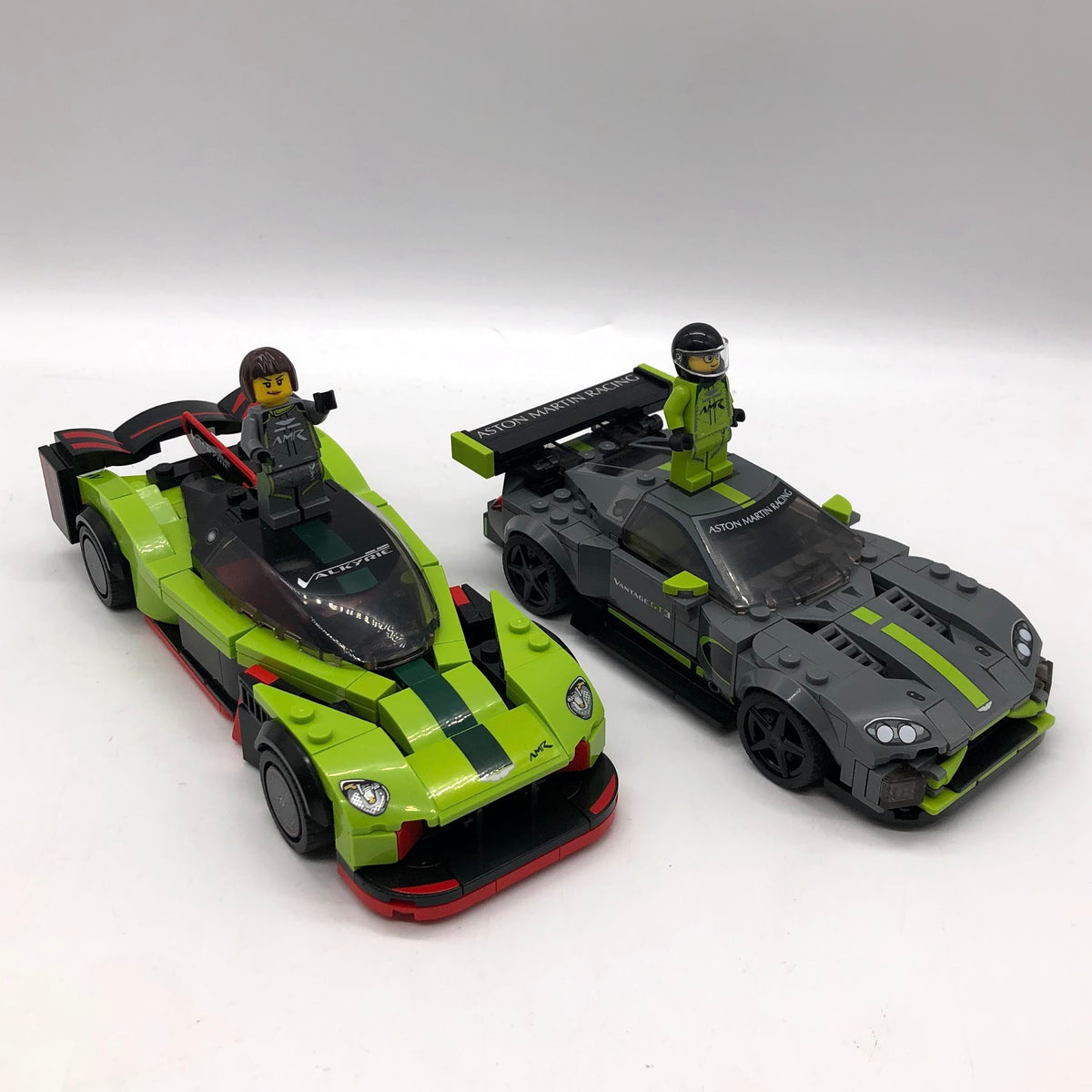 Aston Martin Valkyrie AMR Pro and Aston Martin Vantage GT3 76910