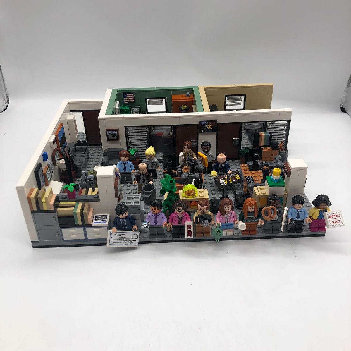 LEGO Ideas An American Workplace’ (21336) BNIB shops Box has damage