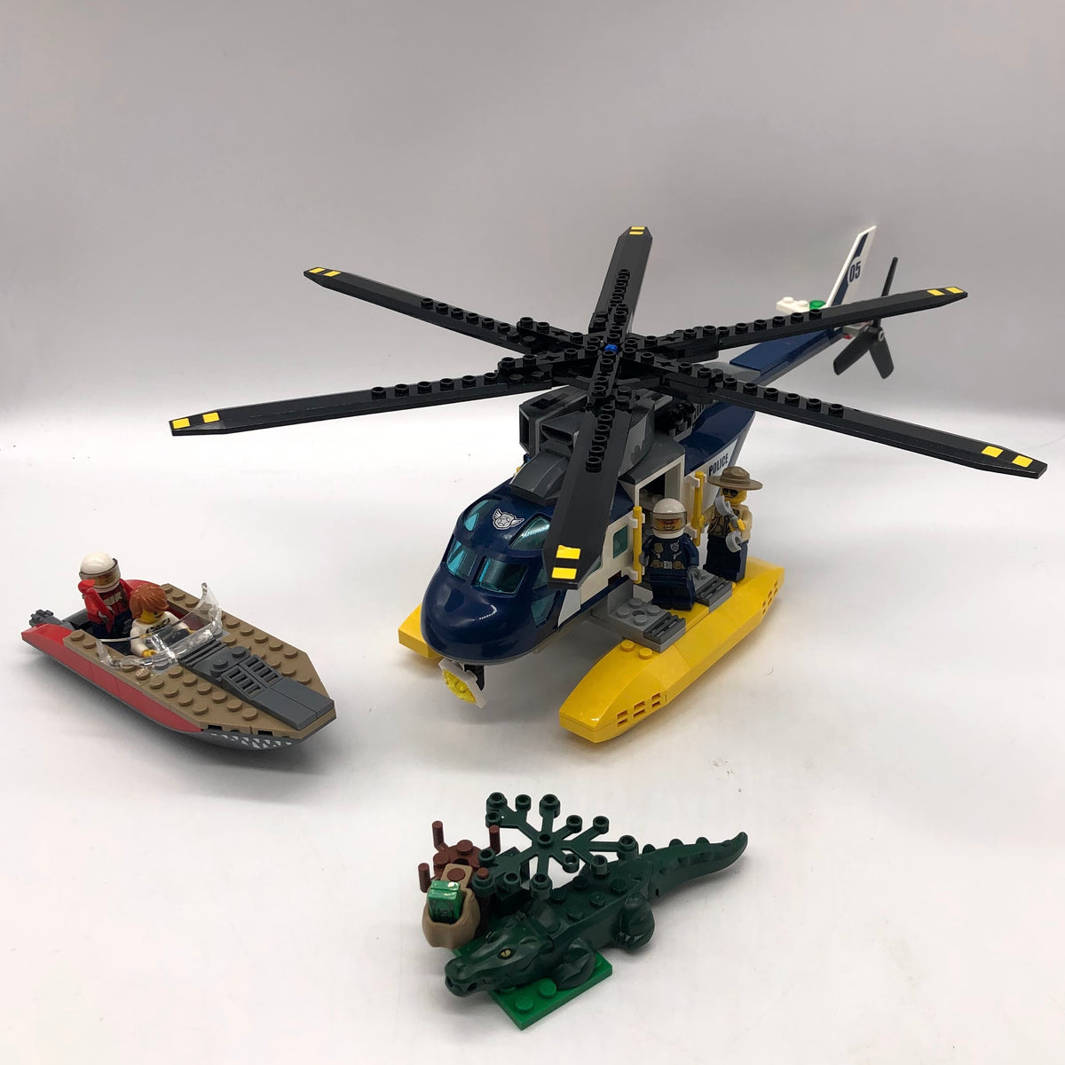 Helicopter Pursuit 60067 Used LEGO City Set – Bricks Minifigs