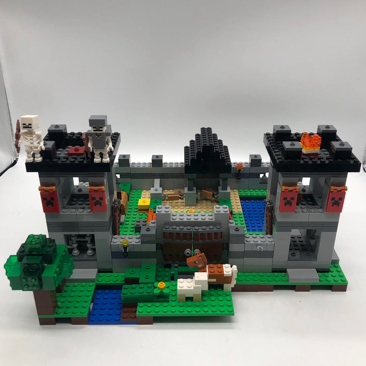 Lego 21127 online