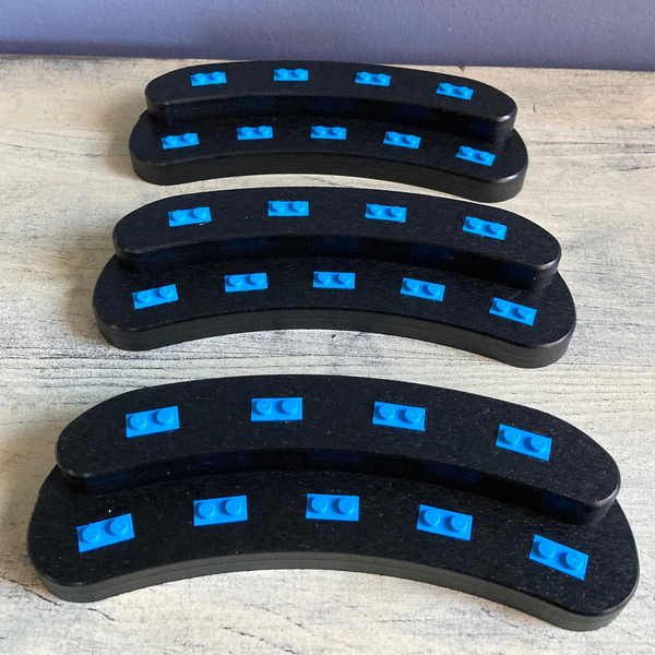 Mini Crescent Minifigure Display Stand - Blue Bricks
