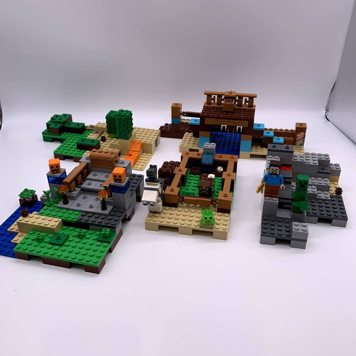 The Crafting Box 21135 Used LEGO® Minecraft™️ Set – Bricks