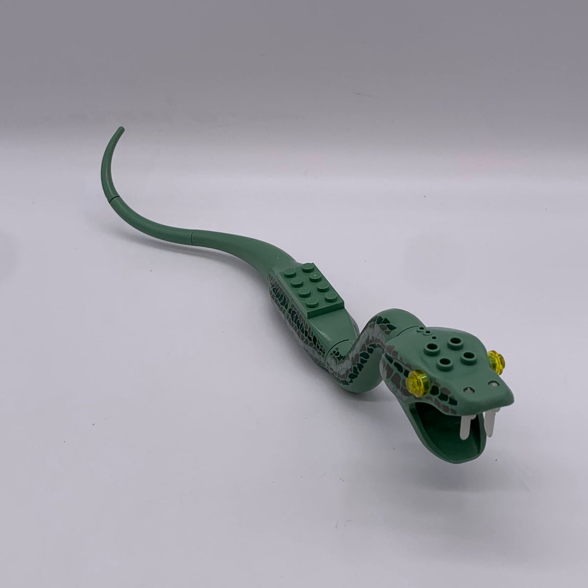 LEGO Harry Potter Basilisk Snake Animal Glow in the Dark Teeth
