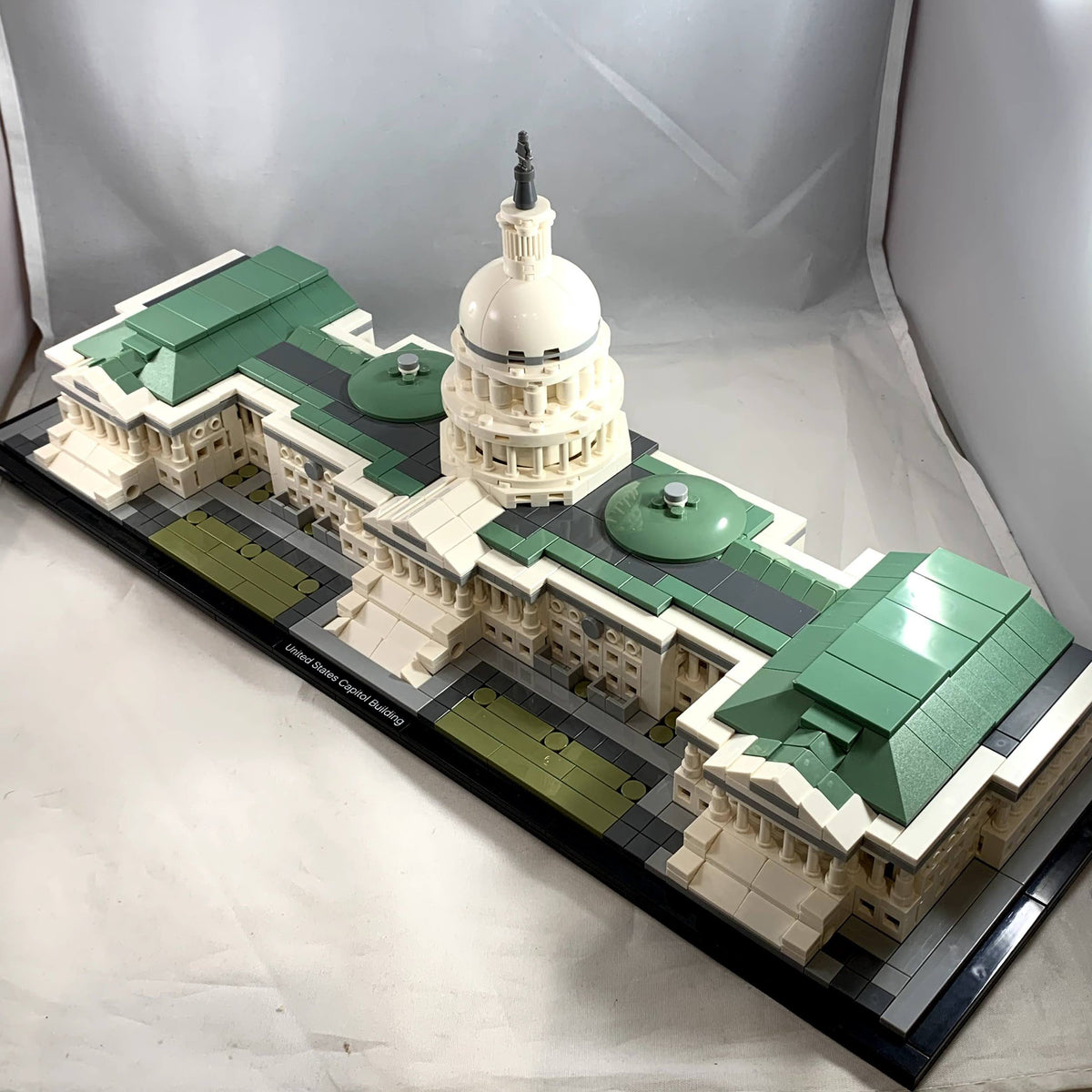 United States Capitol Building 21030 - Used LEGO® Architecture™️ Set –  Bricks & Minifigs Eugene