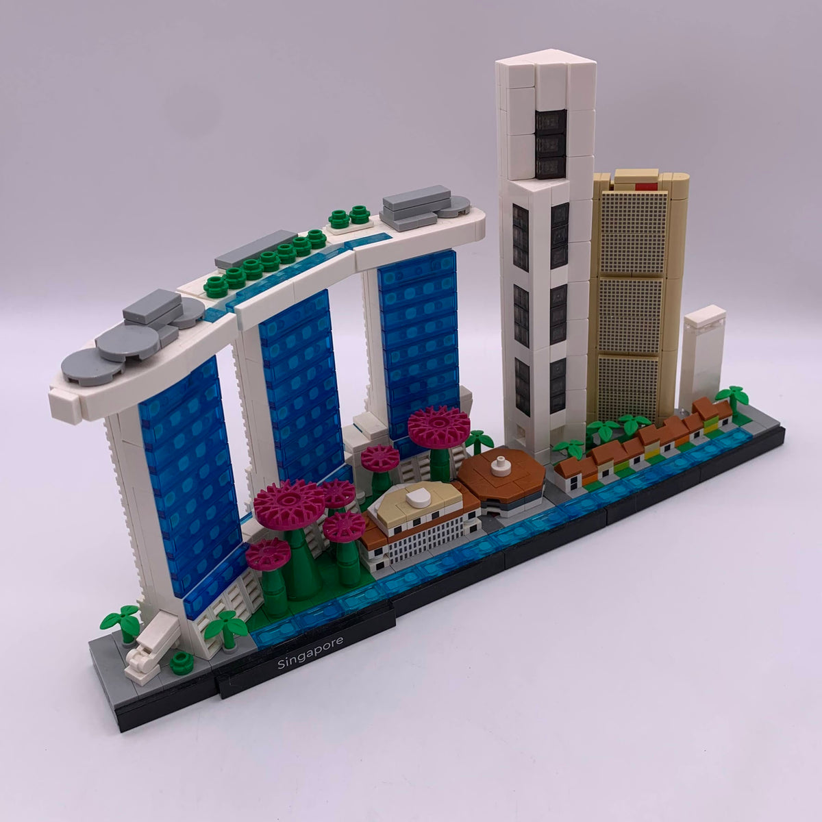 Singapore 21057 Used LEGO® Architecture™️ Set – Bricks