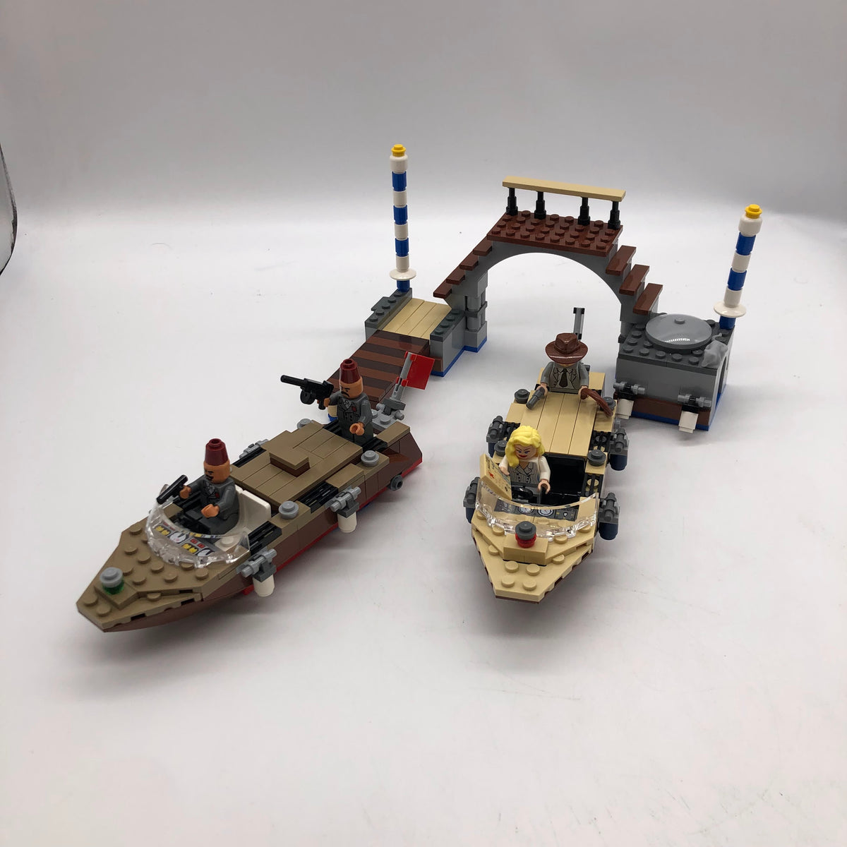 7197 Venice Canal Chase [USED]