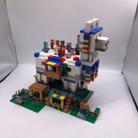 The Llama Village 21188 - Used LEGO Minecraft Set