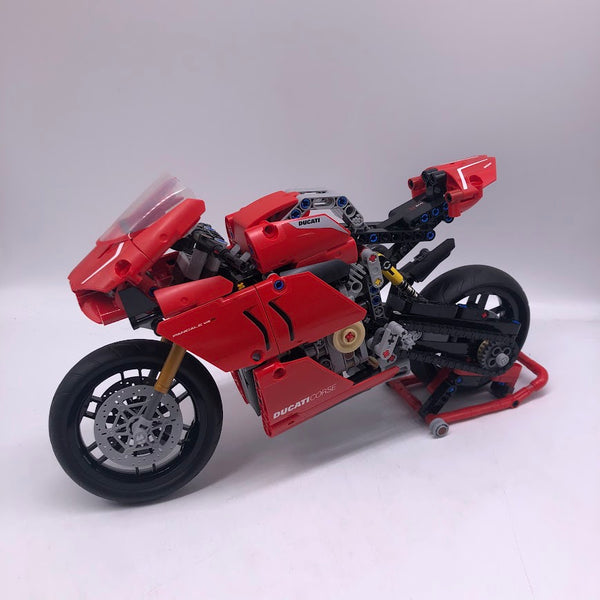 42107 Ducati Panigale V4 R [USED]