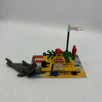 Desert Island 1481 - Used LEGO Pirates Set