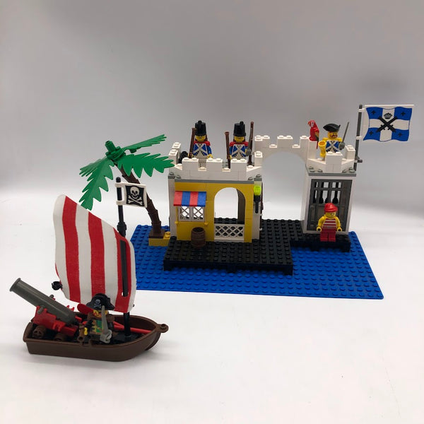 Lagoon Lock-Up 6267 - Used LEGO Pirates set