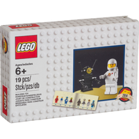 Classic Spaceman Minifigure [New, Sealed, Retired]