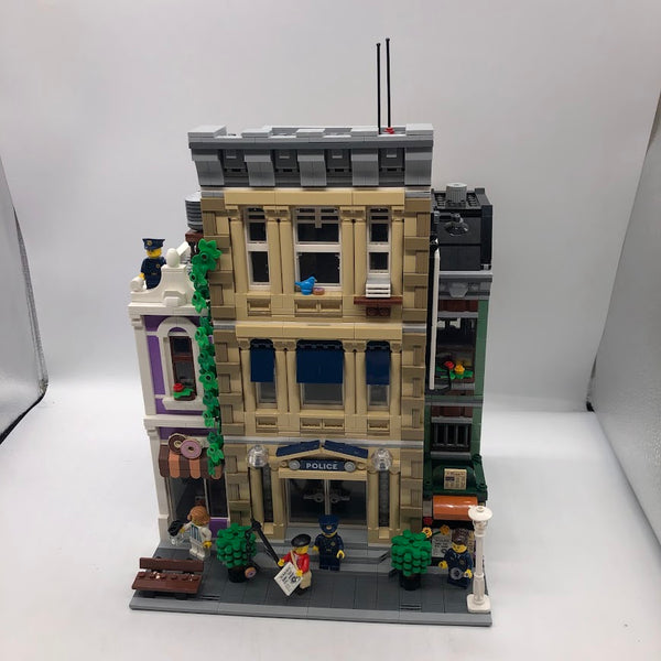 Police Station 10278 - Used LEGO Creator set