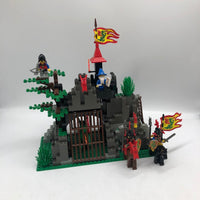 6076 Dark Dragon's Den [USED]