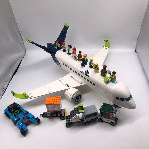 Passenger Airplane 60367 - Used LEGO City set
