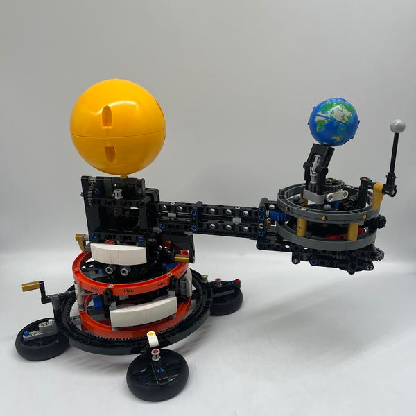Planet Earth and Moon in Orbit 42179 - Used LEGO Technic Set
