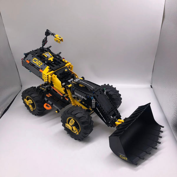 Volvo Concept Wheel Loader ZEUX 42081 - Used LEGO TECHIC set