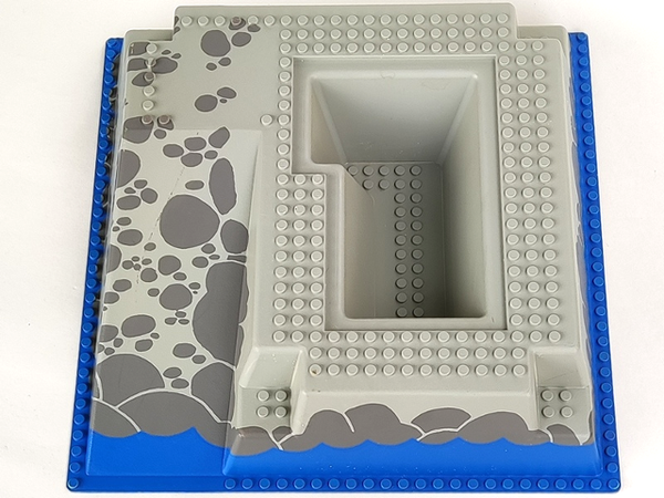 Baseplate, Raised 32 x 32 with Ramp and Pit with Blue Water and Dark Gray Stones