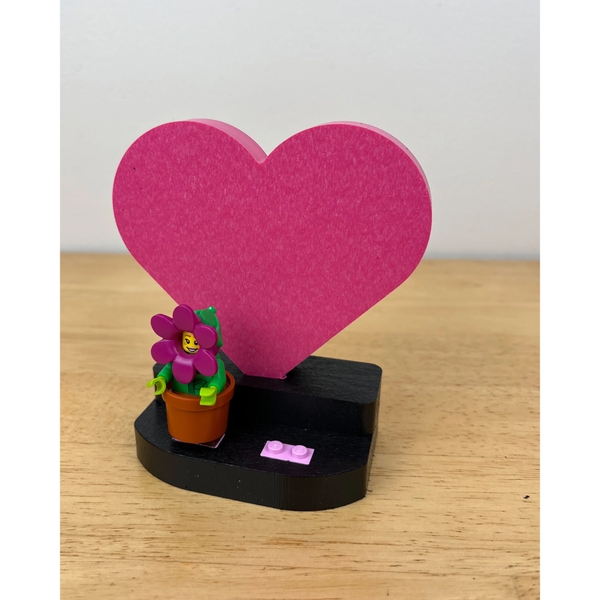 Minifigure Display - Heart (Pink)
