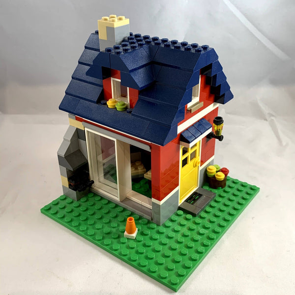 Lego small online cottage