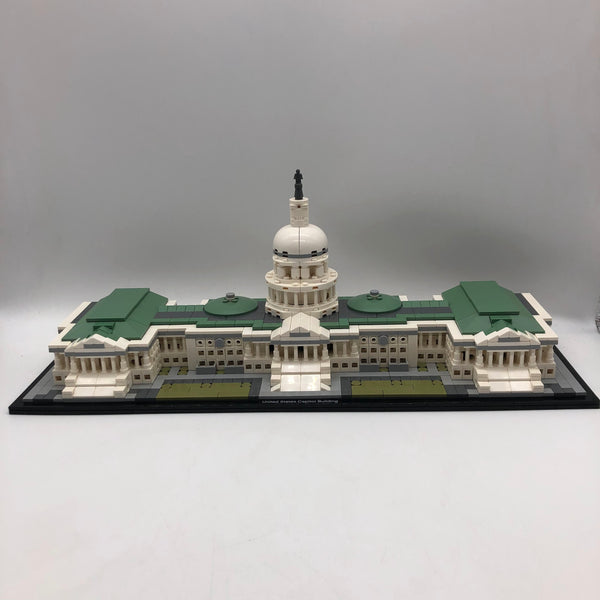 21030 United States Capitol Building [USED]