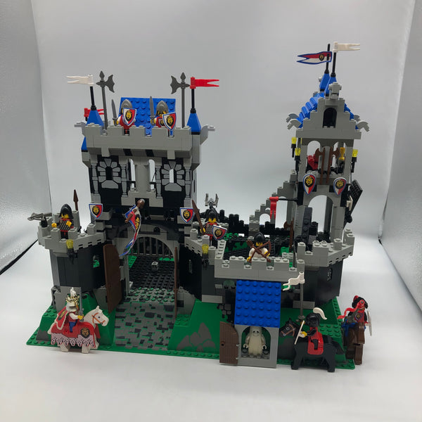 6090 Royal Knight's Castle [USED]