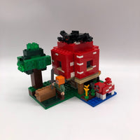 21179 The Mushroom House [USED]