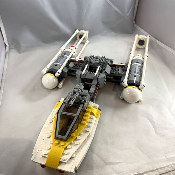 9495 Gold Leader's Y-wing Starfighter [USED]