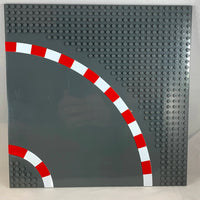 LEGO®-compatible racetrack plate, curved
