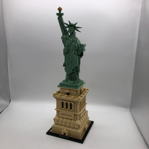 21042 Statue of Liberty [USED]