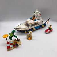 31083 Cruising Adventures [USED]