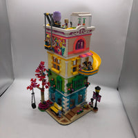 41748 Heartlake City Community Center [USED]